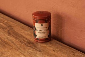 Perfectio derebus candle 100% soy wax made in italy luxury italian brand