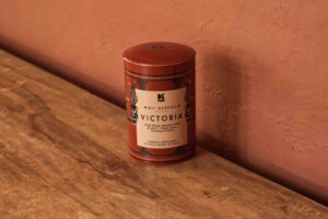 victoria candle derebus